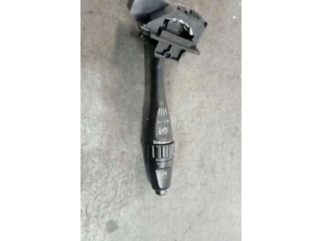 Ручка стеклоочистителей Mitsubishi Carisma