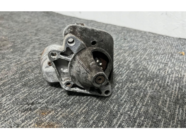 Масляный насос   233003329R  Renault Clio IV 