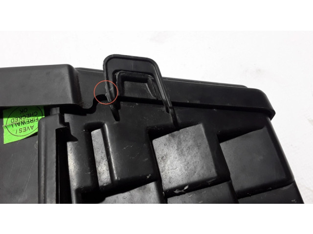 Блок предохранителей 8200790426 Dacia Duster