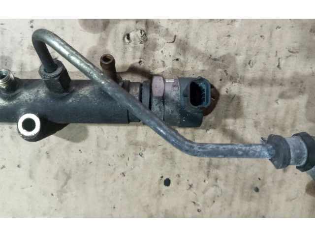 Топливная рампа 30757146, 002727   Volvo V70  