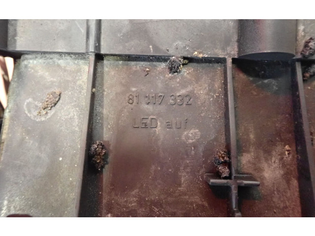 Přístrojová deska Audi 80 90 B2 1983 8111733181117332