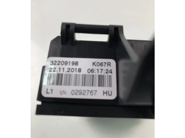 Блок предохранителей 32209198 Volvo XC90