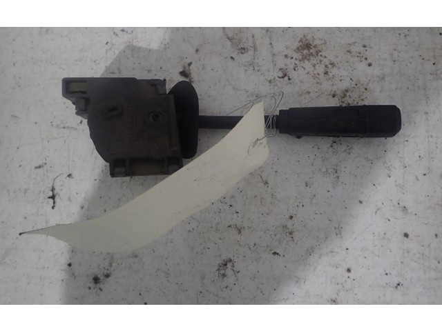 Ручка стеклоочистителей    Renault Trafic I