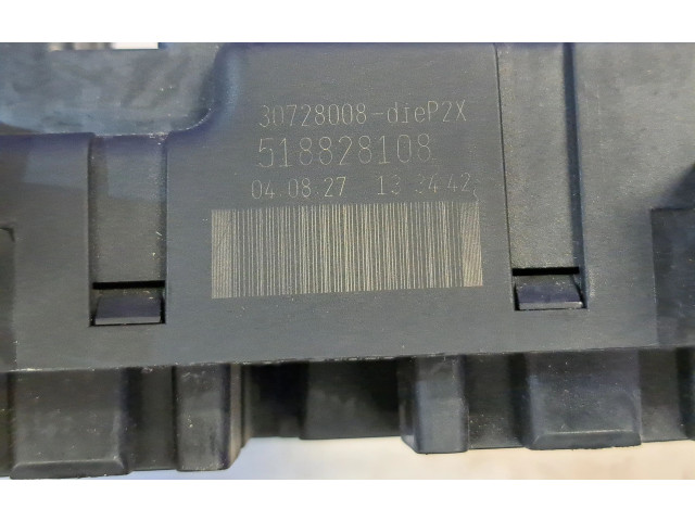 Блок предохранителей 30728008, 518828108    Volvo XC90   