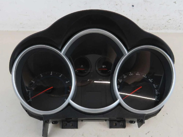 Přístrojová deska Chevrolet Cruze 2011 95990334