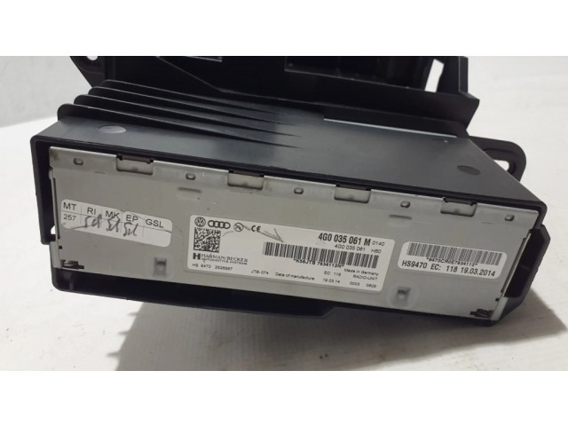 Радио/ проигрыватель CD/DVD / навигация