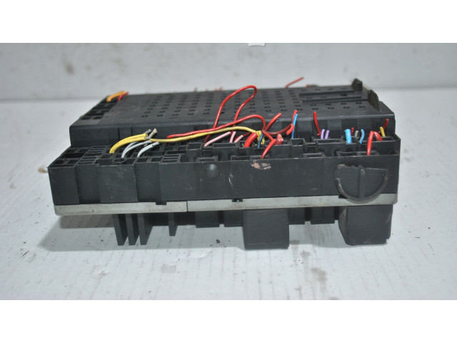 Блок предохранителей 9401802 Volvo S60