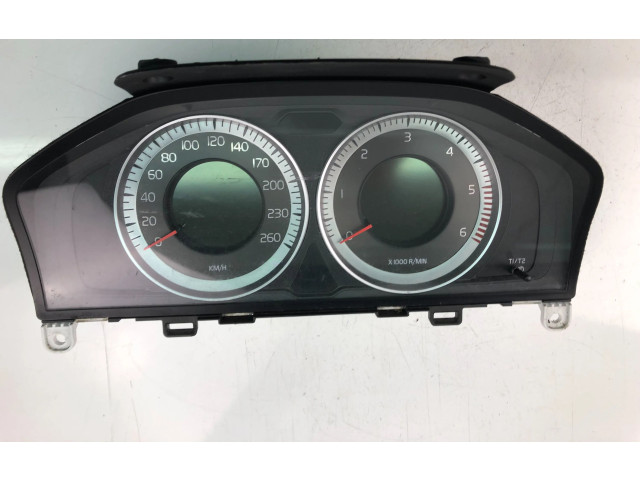 Панель приборов 31343325AA   Volvo V70       