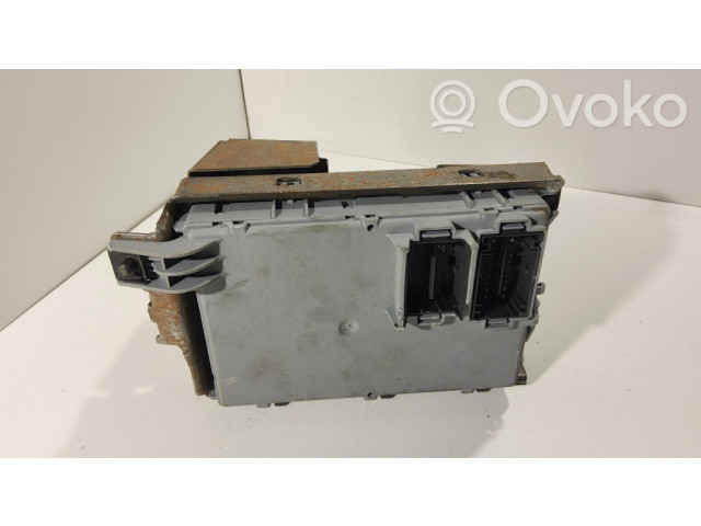 Блок предохранителей  00518004640   Ford Ka    