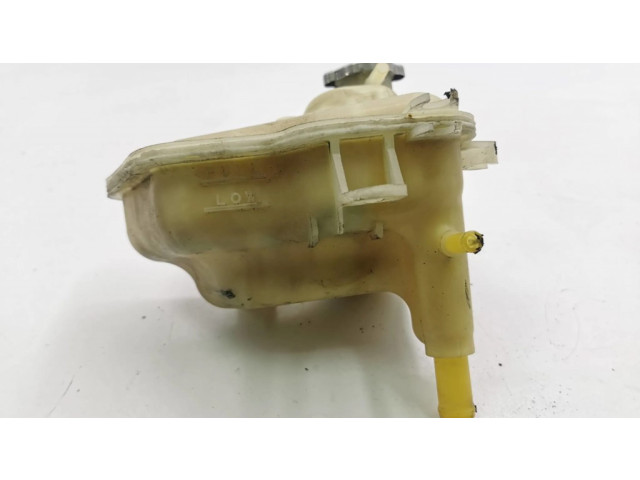 Расширительный бачок охлаждающей жидкости    