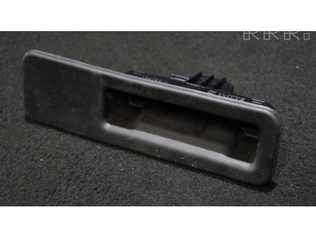 Выключатель открытия задней двери