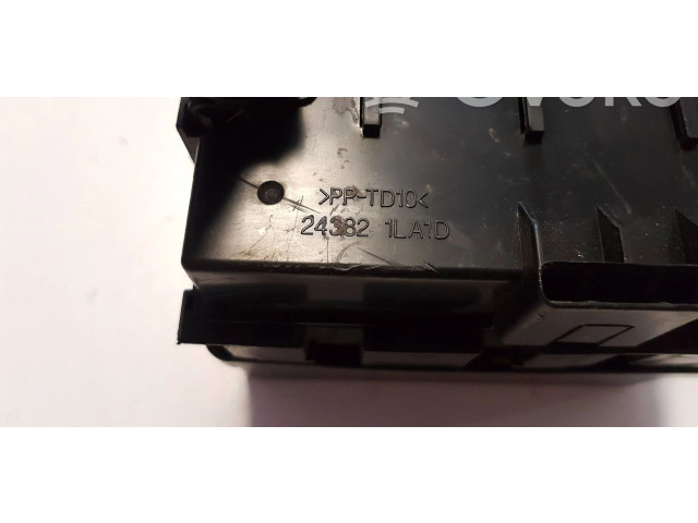 Блок предохранителей 243821LA1D Nissan Navara D23