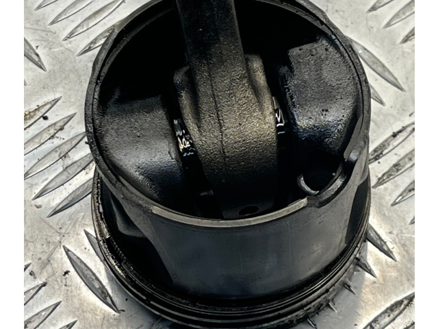 Поршень с шатуном 81L79, 81L79 Volvo V70