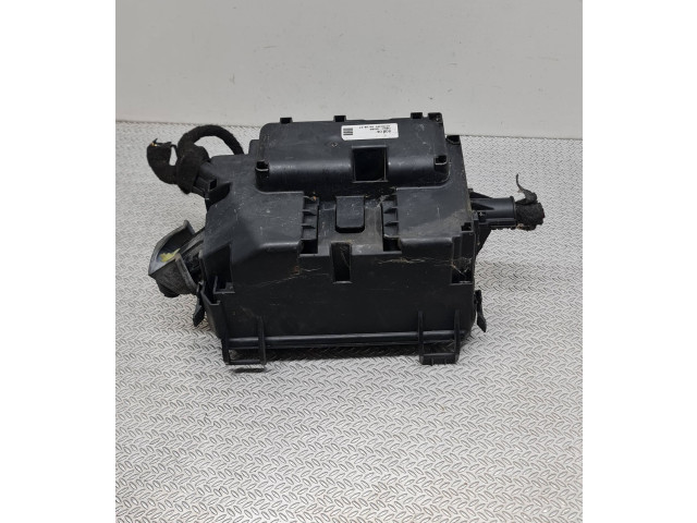 Блок предохранителей 13292736   Opel Meriva B    