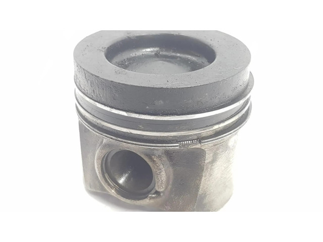 Píst 04L107065D, 1111AA   Skoda Superb B6 (3T)  pro naftový motor 1.6  
