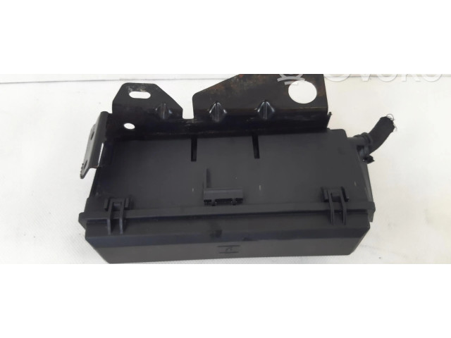 Блок предохранителей Jeep Cherokee