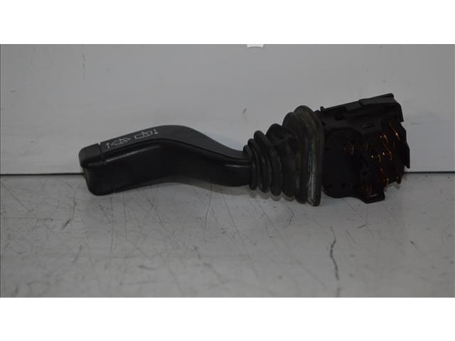Ручка стеклоочистителей 090243395 Opel Astra F