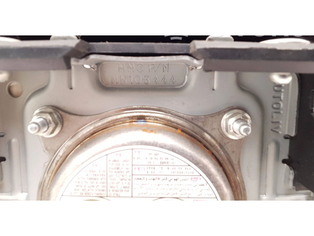 Подушка безопасности водителя MN103444 Mitsubishi Grandis