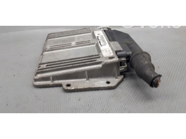 Блок управления двигателем Блок управления 7700105560   Renault Twingo I