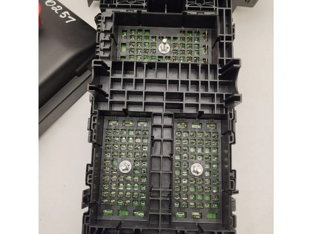 Pojistková skříňka 63565509 Chrysler Pacifica 2018