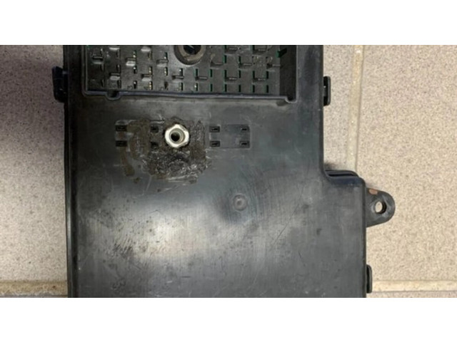 Pojistková skříňka 20866984 Chevrolet HHR 2006