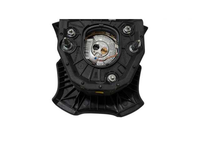 Подушка безопасности водителя 30721996, T335C181400048   Volvo V70