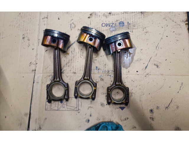 Píst Audi A4 S4 B6 8E 8H ALZ