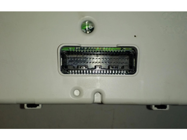 Přístrojová deska Lexus CT 200H 2012 8380076051