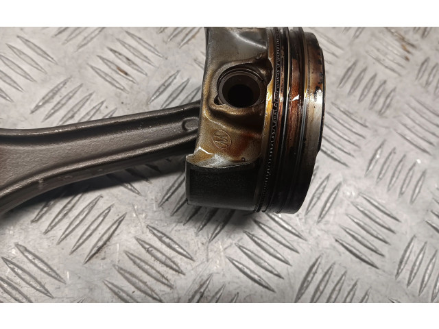 Píst 06M107066AB   Audi Q7 4M    DCB 