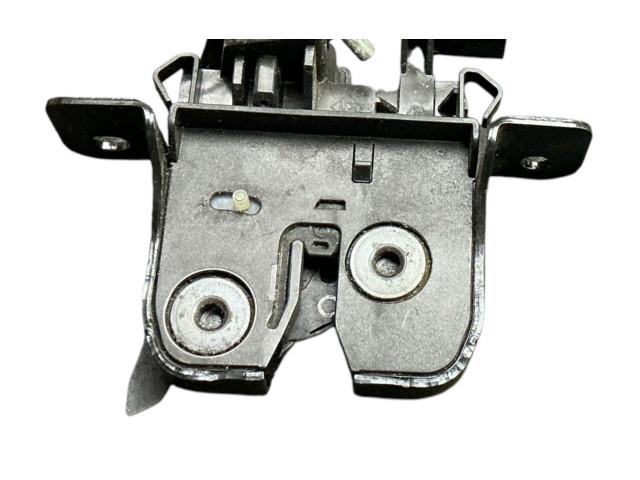 Замок багажника 905037373R, 40707205 Dacia Sandero 2008 - 2012 года