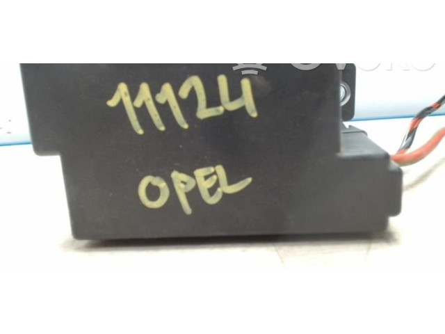 Блок предохранителей     Opel Meriva B    