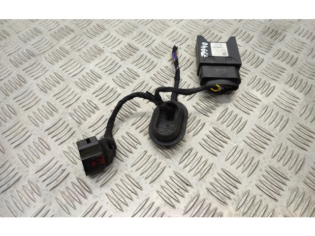 Блок управления топливного насоса 5Q0906093 Audi A3 S3 8V dkr