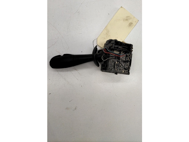 Ручка стеклоочистителей 8201168013   Renault Clio IV