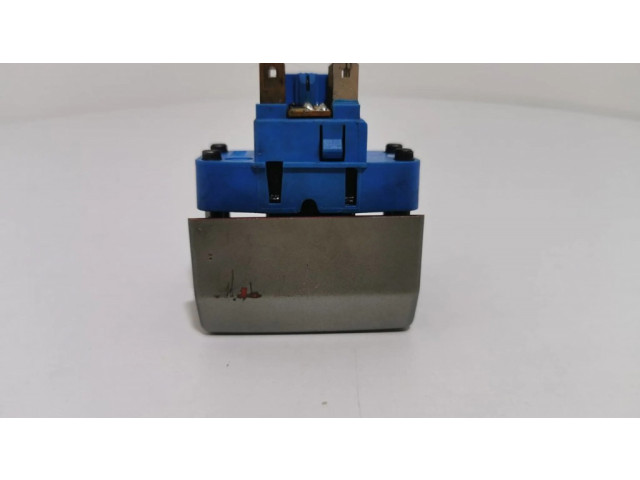 Включатель аварийных фонарей