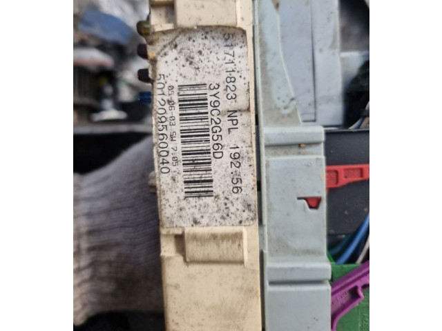   Pojistková skříňka 51711823, 3Y9C2G56D   Fiat Stilo 2003