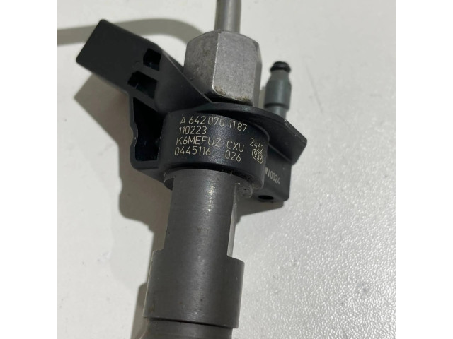 Vstřikovač A6420701187, 0445116028 Mercedes-Benz C W204 pro naftový motor 3.0