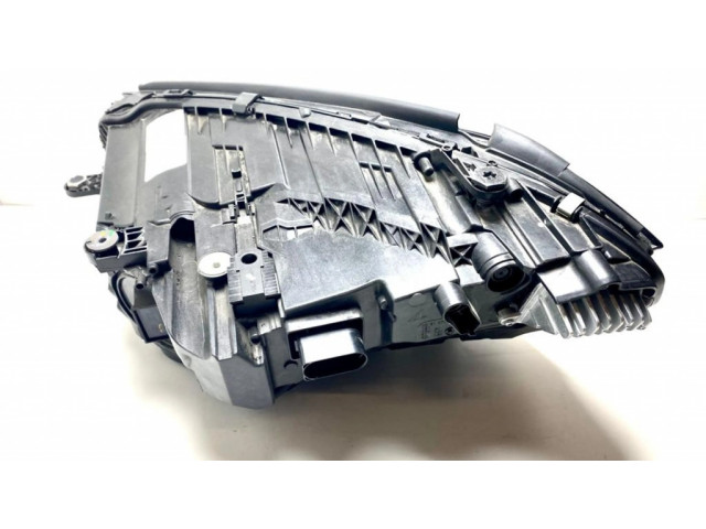 Передняя фара