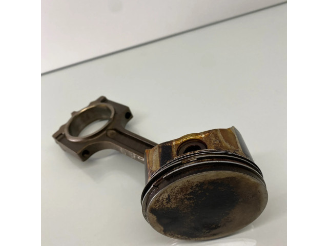 Píst CGBA Ford Mondeo Mk III pro benzínový motor 1.8