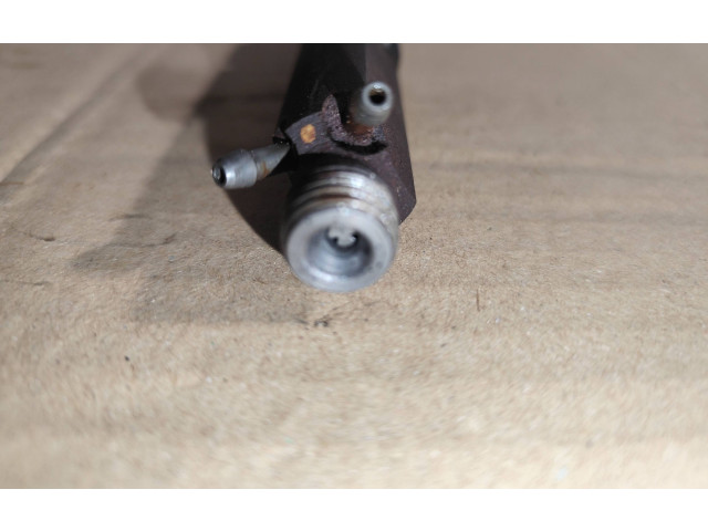 Форсунка 028130202p    Audi A3 S3 8L   