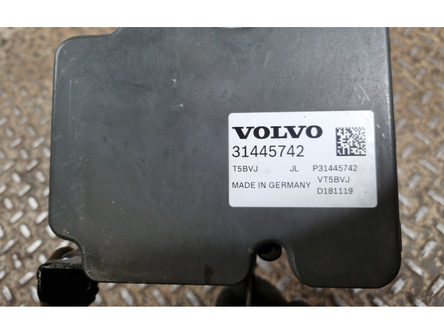 Блок ABS    31445742, 32214379   Volvo XC40