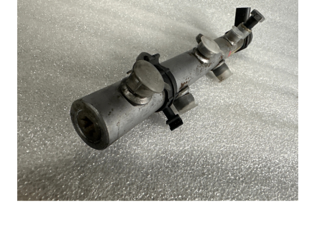 Vstřikovací lišta 059130090AB, 057130764C   Audi Q7 4L    BUG 