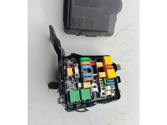 Блок предохранителей 9671924480 Citroen C3 Aircross