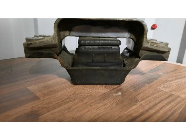 Подушка двигателя