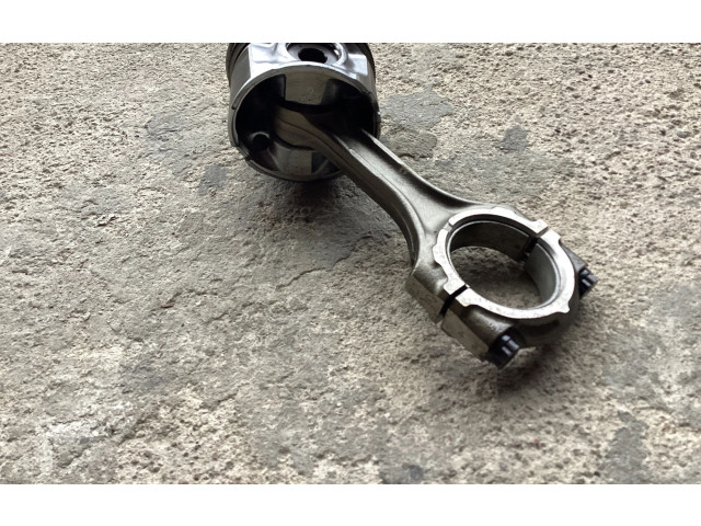 Píst Toyota RAV 4 (XA30)