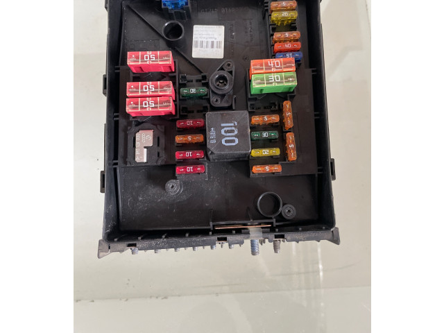 Блок предохранителей 1K0937125D, 017183073 Skoda Superb B6 (3T)