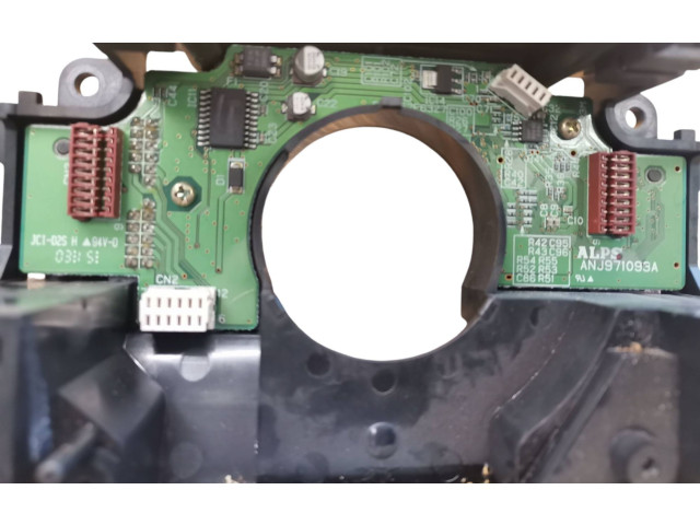 Ручка стеклоочистителей 30658614   Volvo V70