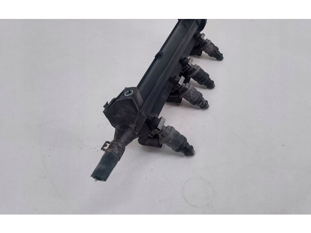 Топливная рампа 06A133317AC   Skoda Octavia Mk2 (1Z)   для двигателя BGU