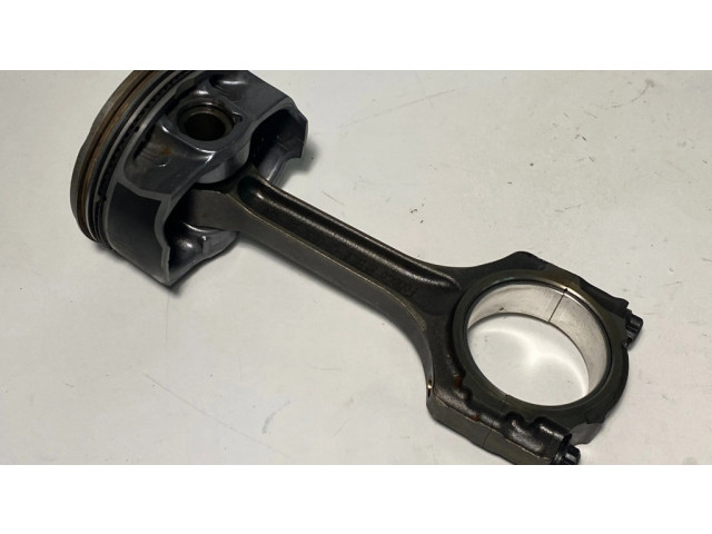 Píst CR3Z6108B, CR3Z6200B Ford Mustang V pro benzínový motor 5.0