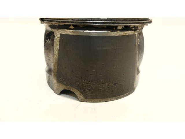 Píst 55598378 Opel Astra K