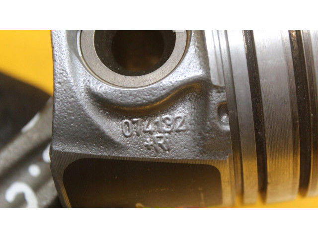 Поршень с шатуном 074132 Citroen C3